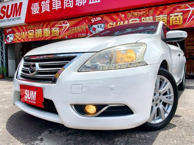 認證車 跑少 定期保養 車況極佳 享一年2萬保固 I-KEY 摸門 電動椅 恆溫 定速 導航 藍芽 倒顯 0頭款 可全貸  第20張相片