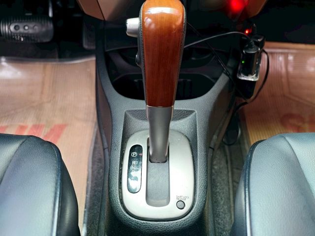 1.8 七人座 有顧車 全程原廠保養 內裝超漂亮 底盤安靜無異音 0頭款 可全貸  第14張相片