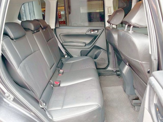 一手車 有認證 AWD 跑少 定期保養 車況極佳 自然進氣 好養 沒毛病 多功能休旅車 0頭款 可全貸  第7張相片