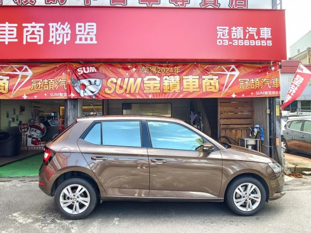 一手車 有認證 定期保養 無碰撞 車美無暇疵 ACC跟車 好開省油又安全 0頭款 可全貸  第5張相片