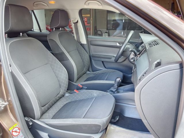 一手車 有認證 定期保養 無碰撞 車美無暇疵 ACC跟車 好開省油又安全 0頭款 可全貸  第7張相片