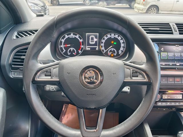 一手車 有認證 定期保養 無碰撞 車美無暇疵 ACC跟車 好開省油又安全 0頭款 可全貸  第9張相片