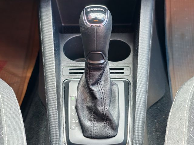 一手車 有認證 定期保養 無碰撞 車美無暇疵 ACC跟車 好開省油又安全 0頭款 可全貸  第13張相片