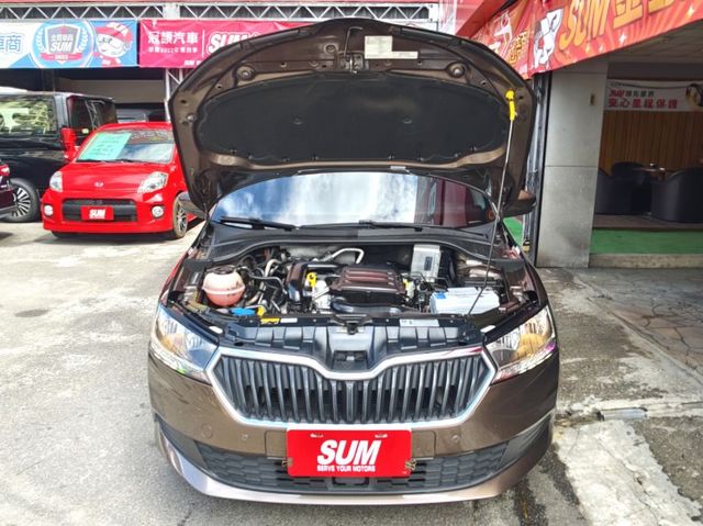 一手車 有認證 定期保養 無碰撞 車美無暇疵 ACC跟車 好開省油又安全 0頭款 可全貸  第15張相片