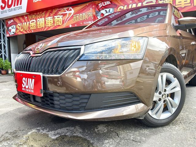 一手車 有認證 定期保養 無碰撞 車美無暇疵 ACC跟車 好開省油又安全 0頭款 可全貸  第18張相片