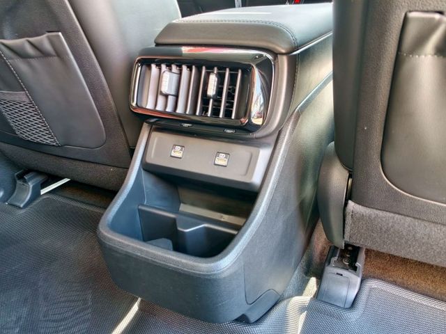 認證車 原廠保固中 A款 旗艦版 選配全景雙天窗 車美無暇 0頭款 可全貸  第16張相片