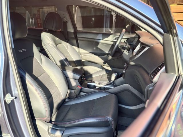 認證車 全程原廠保養 車況佳 無待修 全景大天窗 360環景 盲點偵測 電尾門 電動椅 配備超多 歡迎預約賞車  第7張相片