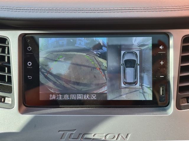 認證車 全程原廠保養 車況佳 無待修 全景大天窗 360環景 盲點偵測 電尾門 電動椅 配備超多 歡迎預約賞車  第11張相片