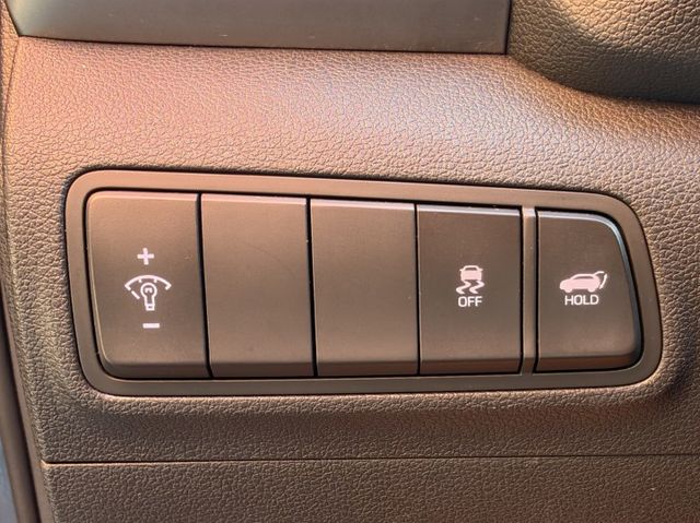 認證車 全程原廠保養 車況佳 無待修 全景大天窗 360環景 盲點偵測 電尾門 電動椅 配備超多 歡迎預約賞車  第17張相片