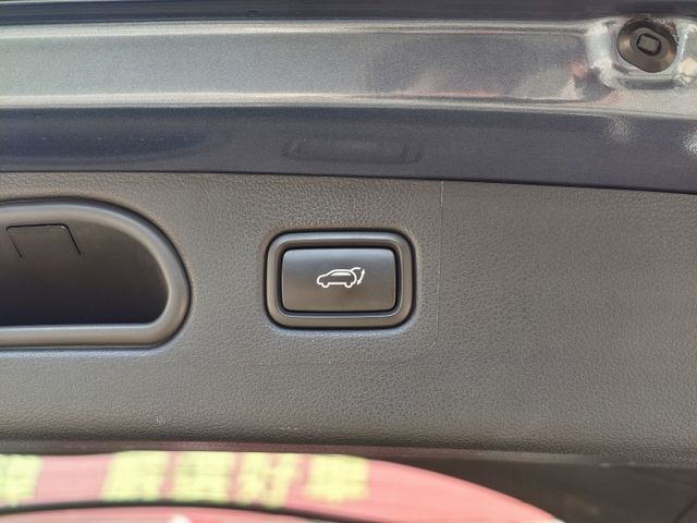 認證車 全程原廠保養 車況佳 無待修 全景大天窗 360環景 盲點偵測 電尾門 電動椅 配備超多 歡迎預約賞車  第18張相片