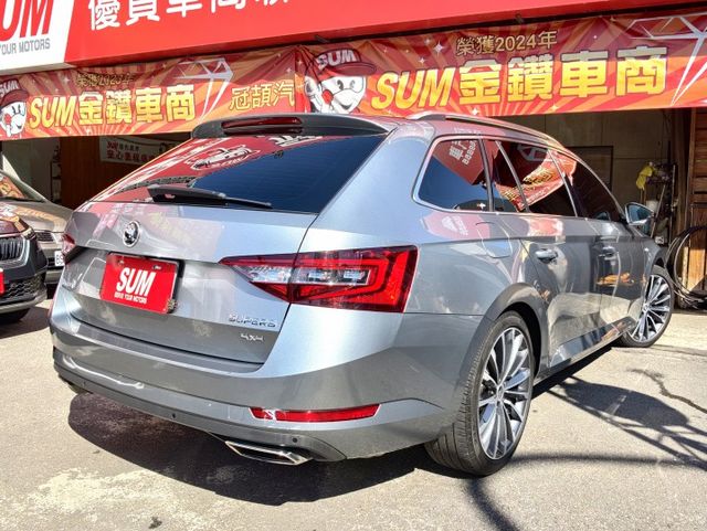 認證車 極品美車 尊榮動力L&K版 一手車庫車 全程原廠保養 只跑6萬多 4X4 280匹大馬力 全景天窗 超多配備  第2張相片