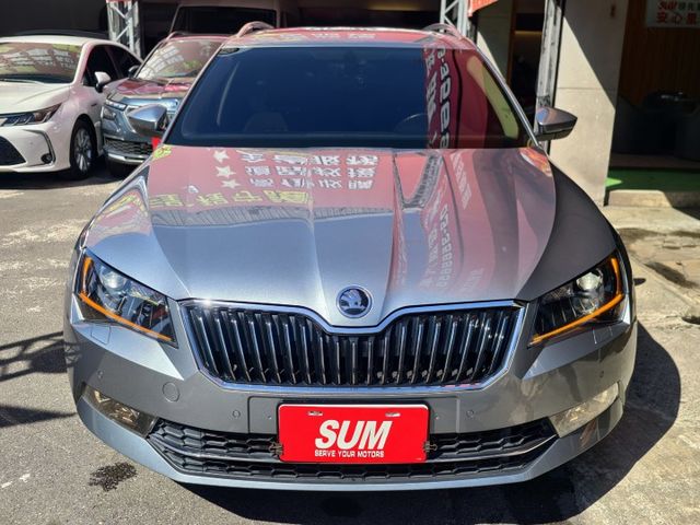 認證車 極品美車 尊榮動力L&K版 一手車庫車 全程原廠保養 只跑6萬多 4X4 280匹大馬力 全景天窗 超多配備  第3張相片