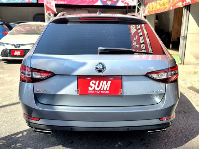 認證車 極品美車 尊榮動力L&K版 一手車庫車 全程原廠保養 只跑6萬多 4X4 280匹大馬力 全景天窗 超多配備  第4張相片