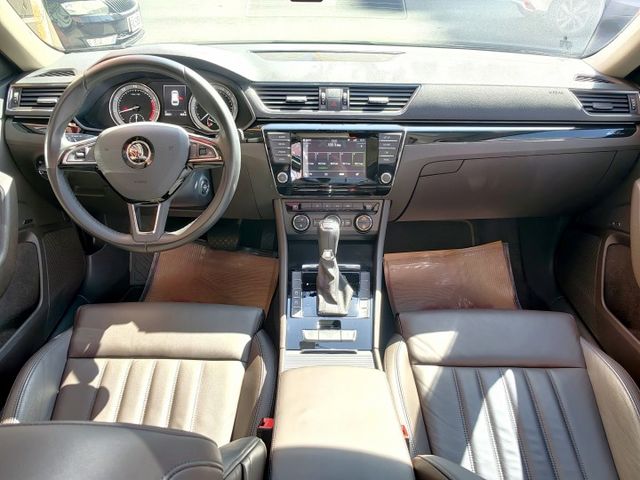 認證車 極品美車 尊榮動力L&K版 一手車庫車 全程原廠保養 只跑6萬多 4X4 280匹大馬力 全景天窗 超多配備  第6張相片