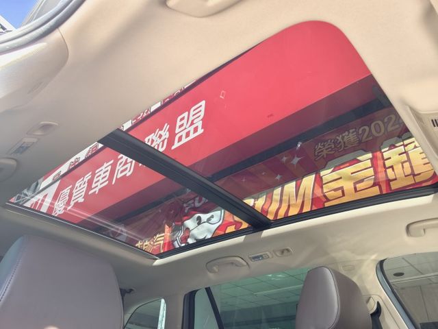 認證車 極品美車 尊榮動力L&K版 一手車庫車 全程原廠保養 只跑6萬多 4X4 280匹大馬力 全景天窗 超多配備  第9張相片