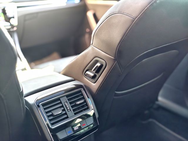 認證車 極品美車 尊榮動力L&K版 一手車庫車 全程原廠保養 只跑6萬多 4X4 280匹大馬力 全景天窗 超多配備  第14張相片