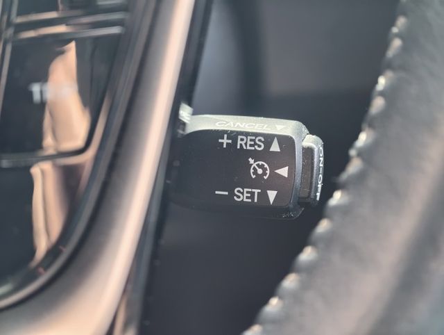 認證車 內裝乾淨無異味 車美無暇 每天上下班油錢真的差很多 小車好開好停 這台很剛好 0頭款 可全貸 歡迎預約試乘  第10張相片