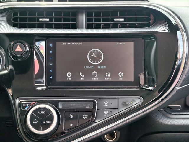 認證車 內裝乾淨無異味 車美無暇 每天上下班油錢真的差很多 小車好開好停 這台很剛好 0頭款 可全貸 歡迎預約試乘  第12張相片