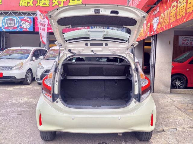 認證車 內裝乾淨無異味 車美無暇 每天上下班油錢真的差很多 小車好開好停 這台很剛好 0頭款 可全貸 歡迎預約試乘  第16張相片