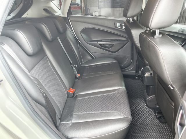 頂級運動S版 定期保養 車況讚 I-KEY 恆溫 前後行車紀錄器 代步車首選 好開好養稅金省 0頭款 可全貸  第8張相片