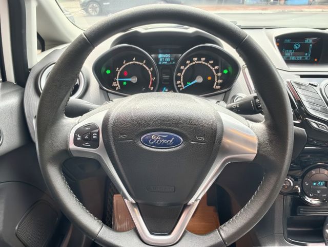 頂級運動S版 定期保養 車況讚 I-KEY 恆溫 前後行車紀錄器 代步車首選 好開好養稅金省 0頭款 可全貸  第9張相片