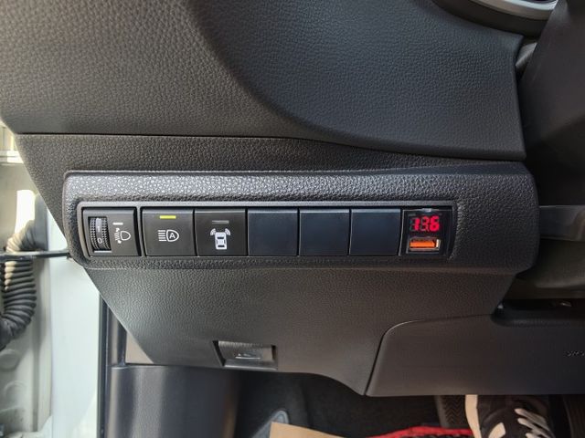 認證車 頂級旗艦版 極品美車 車況極佳 享一年2萬公里保固 0頭款 可全貸  第15張相片