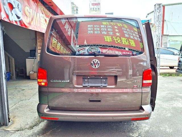 認證車 自用車 跑少 短軸8人座 加裝駐車冷氣 600Ah電池 2張床椅 可車宿露營 載人 0頭款 可全貸  第4張相片