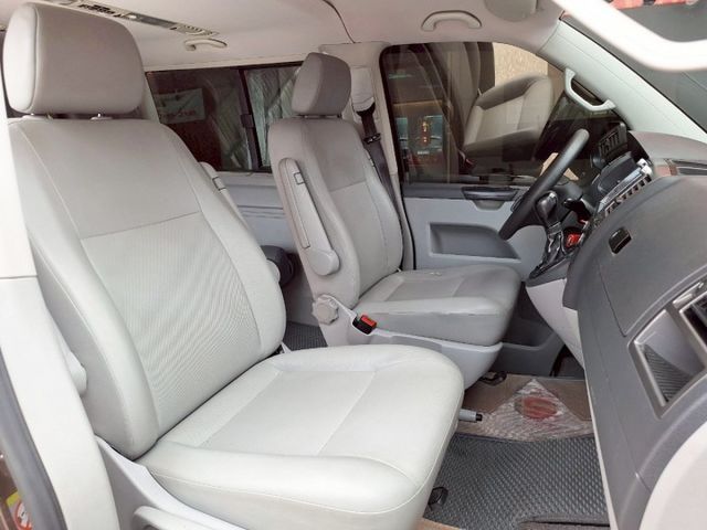 認證車 自用車 跑少 短軸8人座 加裝駐車冷氣 600Ah電池 2張床椅 可車宿露營 載人 0頭款 可全貸  第9張相片