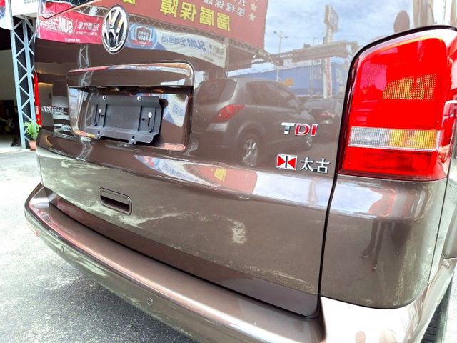 認證車 自用車 跑少 短軸8人座 加裝駐車冷氣 600Ah電池 2張床椅 可車宿露營 載人 0頭款 可全貸  第19張相片