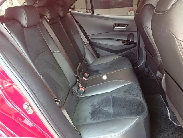 認證車 小改款 數位儀表 360環景 實跑5萬 原廠保固中 車美無碰撞 歡迎預約試乘賞車 0頭款 可全貸  第8張相片