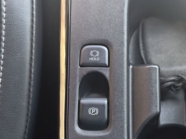 認證車 小改款 數位儀表 360環景 實跑5萬 原廠保固中 車美無碰撞 歡迎預約試乘賞車 0頭款 可全貸  第16張相片