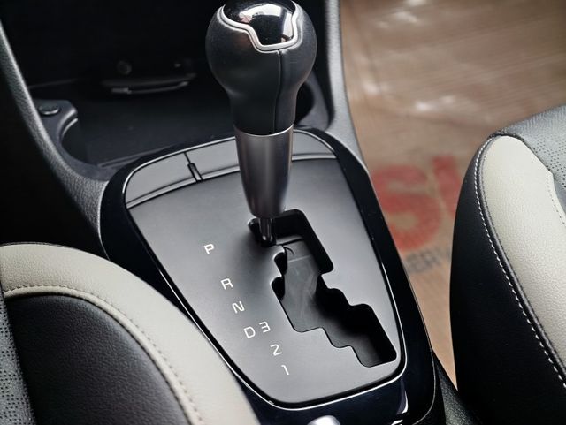 認證車 X-LINE版 只跑3萬多 全車美茲茲 定速 盲點 導航 恆溫 倒車顯影 0頭款 可全貸  第13張相片