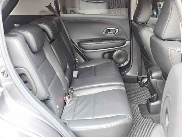 認證車 頂級S版 全程原廠保養 底盤安淨無漏油 內裝乾淨無異味 車美便宜賣 享2年5萬保固 0頭款 可全貸  第8張相片