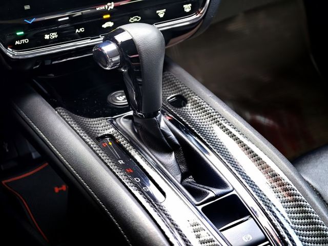 認證車 頂級S版 全程原廠保養 底盤安淨無漏油 內裝乾淨無異味 車美便宜賣 享2年5萬保固 0頭款 可全貸  第15張相片