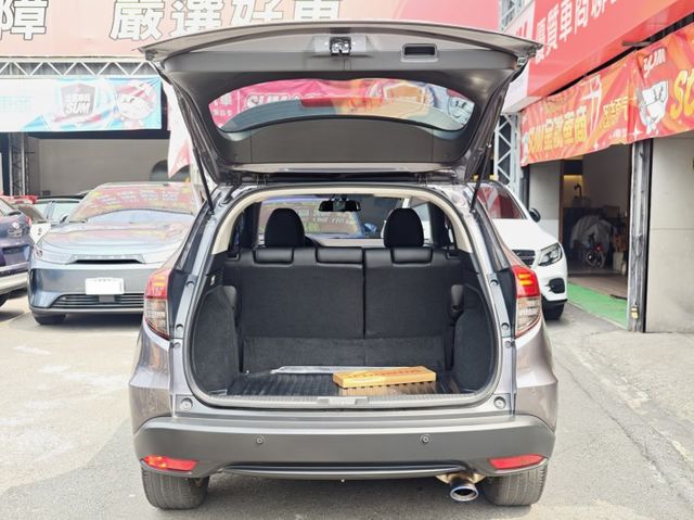 認證車 頂級S版 全程原廠保養 底盤安淨無漏油 內裝乾淨無異味 車美便宜賣 享2年5萬保固 0頭款 可全貸  第17張相片