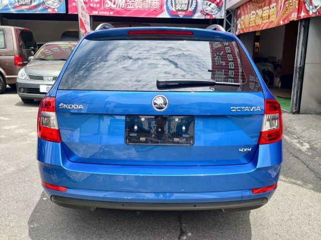 認證車 跑少 稀有1.8 COMBI 4X4 定期保養 車況極佳 車美無暇 有SUM五大保證 0頭款 可全貸  第4張相片