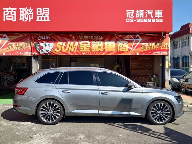 認證車 極品美車 尊榮動力L&K版 一手車庫車 全程原廠保養 只跑6萬多 4X4 280匹大馬力 全景天窗 超多配備  第5張相片