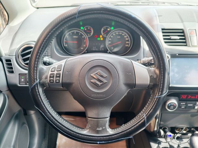 認證車 日本原裝進口 跑少 車況讚 I-KEY DVD 跨界休旅車 座高視野好 好開好養又省油 最佳代步車首選  第9張相片