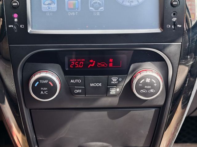認證車 日本原裝進口 跑少 車況讚 I-KEY DVD 跨界休旅車 座高視野好 好開好養又省油 最佳代步車首選  第12張相片