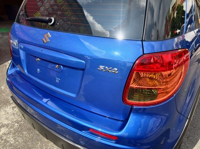 認證車 日本原裝進口 跑少 車況讚 I-KEY DVD 跨界休旅車 座高視野好 好開好養又省油 最佳代步車首選  第17張相片