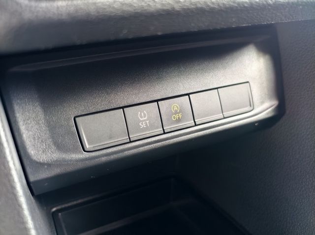 認證車 1.2 TSI 貨車版 稅金極省 油耗極低 好開沒毛病 工作的好幫手 0頭款 可全貸  第8張相片