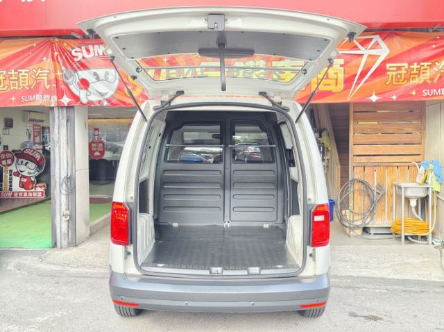 認證車 1.2 TSI 貨車版 稅金極省 油耗極低 好開沒毛病 工作的好幫手 0頭款 可全貸  第12張相片