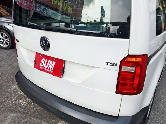 認證車 1.2 TSI 貨車版 稅金極省 油耗極低 好開沒毛病 工作的好幫手 0頭款 可全貸  第13張相片