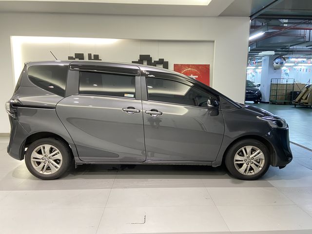 SIENTA 1.8  第4張相片