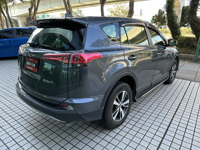 RAV4 2.0  第5張相片