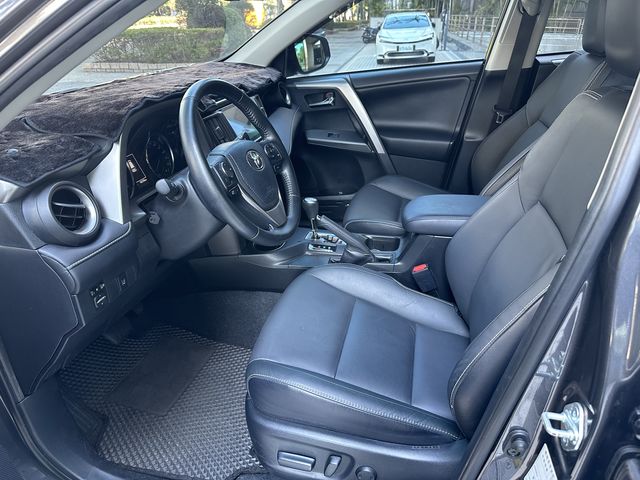 RAV4 2.0  第8張相片
