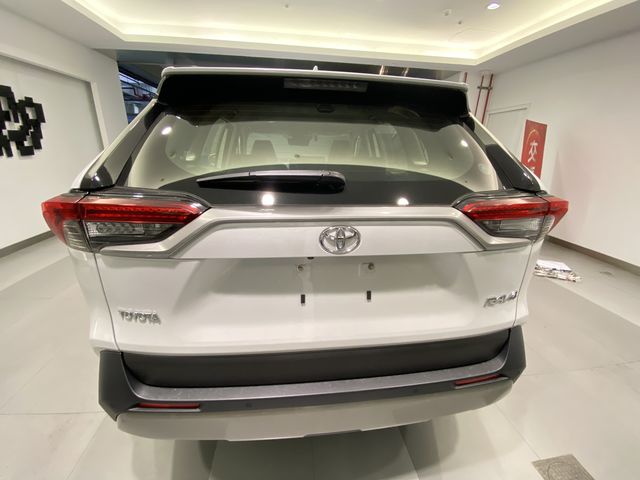 RAV4 2.0  第6張相片