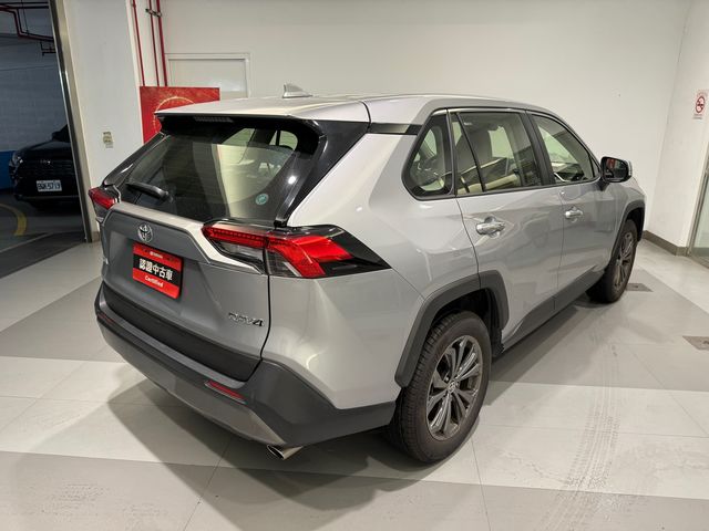 RAV4 2.0  第5張相片