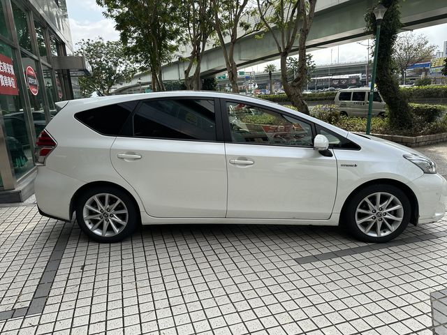 PRIUS α 1.8  第4張相片