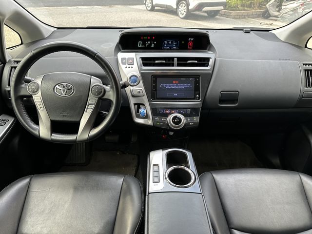 PRIUS α 1.8  第7張相片